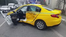 Sultanbeyli'de taksi ile hafif ticari aracın çarpıştığı kazada 3 kişi yaralandı