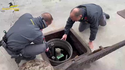 Gasolio non conforme, denunciato gestore distributore nel milanese