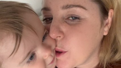 'You want to watch this!' - Adorable 11 months old baby girl surprises mother with her first hello