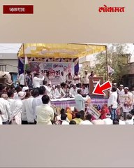 खडसेंच्या कन्येचं भाषण सुरू होतं शेतकऱ्याने अंगावर ओतलं पेट्रोल