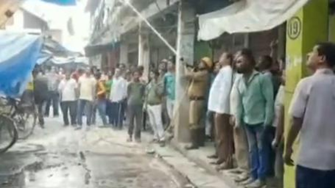 আলিপুরদুয়ার: আগুনের লেলিহান শিখা গ্রাস করল বাজার ! ছোটাছুটি ..হুলুস্থুল কাণ্ড