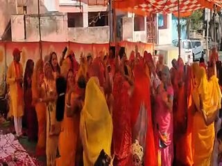 video: होली के गीतों पर महिलाओं ने किया नृत्य