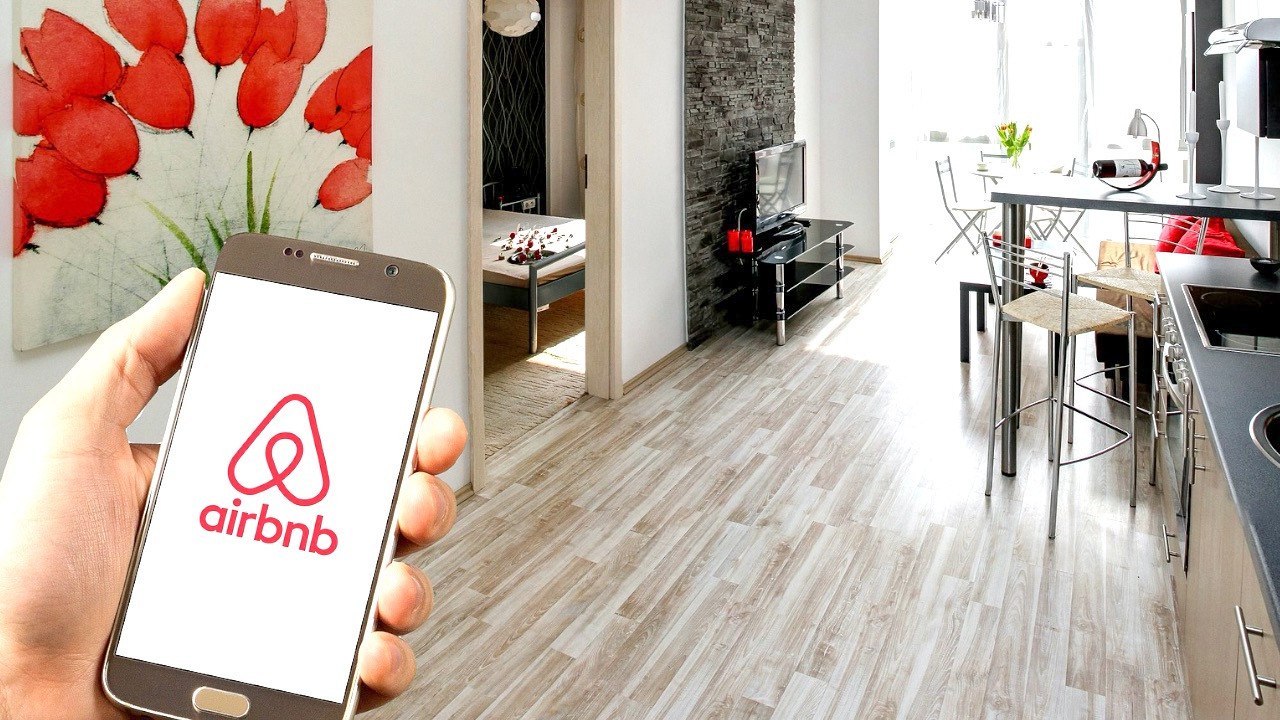 Travel Pros and Insiders at Airbnb Drop Tips on How To Score Cheap Stays On the Site