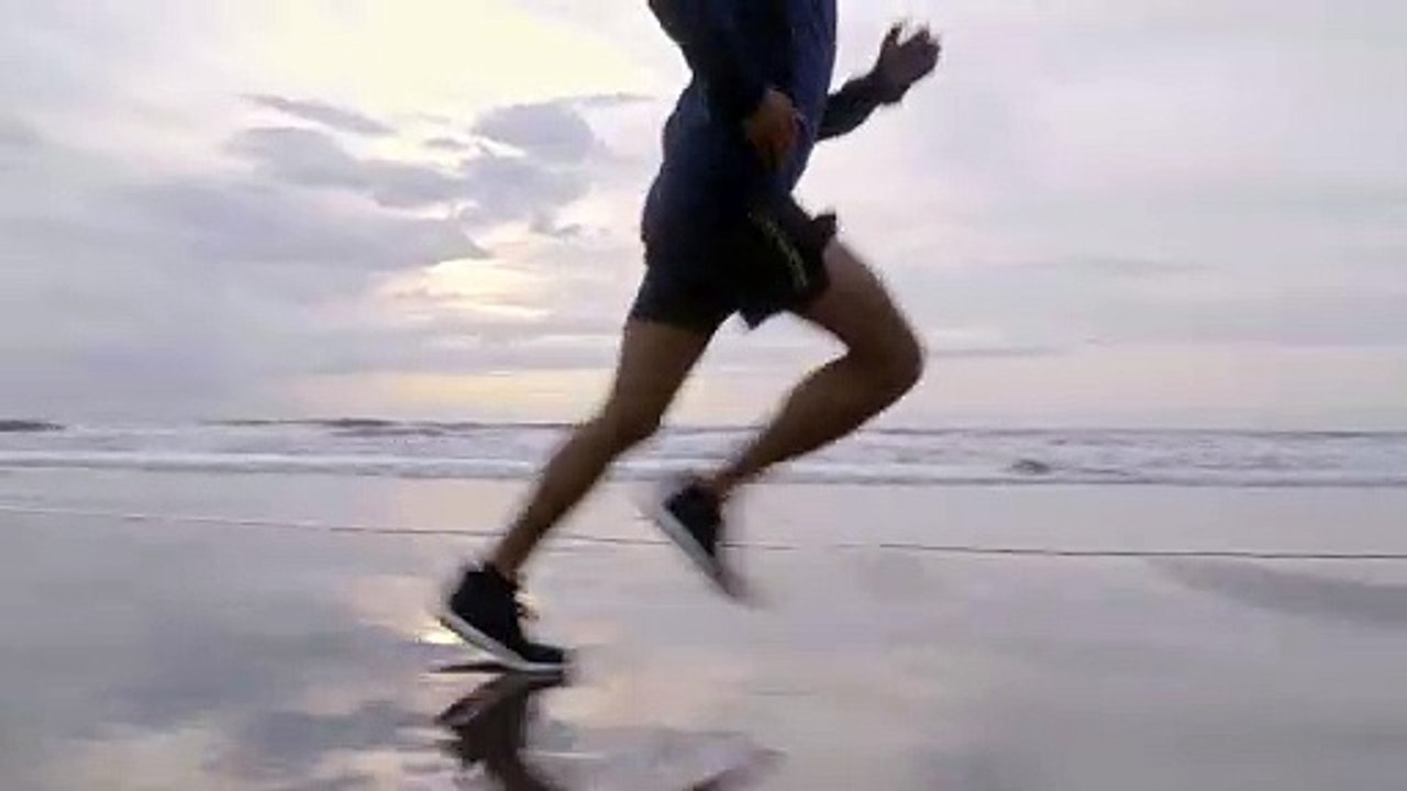 ManRunningVideo_FR
