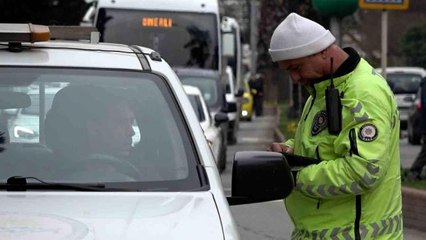 Trafik ekipleri denetimlere ara vermeden devam ediyor
