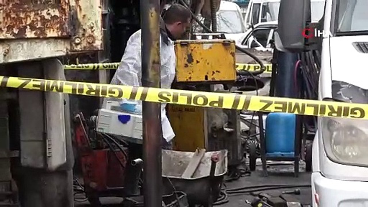 Kriko kırıldı, minibüs ile dorsenin arasında sıkıştı