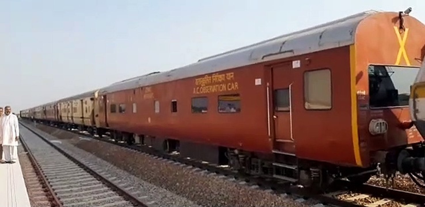 ढाई दशक का इंतजार पूरा, लालसोट में दौड़ी ट्रेन