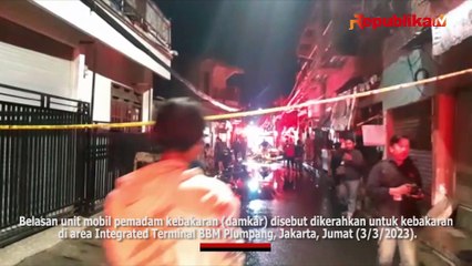 Petugas dan Mobil Pemadam Kebakaran Dikerahkan Tangani Kebakaran TBBM Plumpang