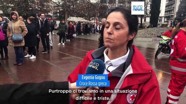 Ondata di solidarietà in Grecia: code per donare il sangue per i feriti nel disastro ferroviario