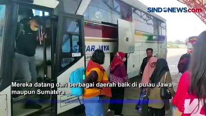 Arus Balik, Ribuan Pemudik Mulai Tiba di Terminal Pulo Gebang, Jakarta