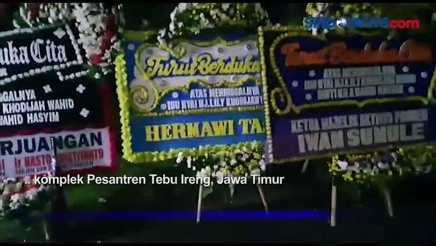 Karangan Bunga Banjiri Rumah Duka Lily Wahid