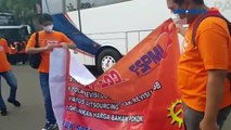 Suasana Persiapan May Day Festival di Depok menuju GBK