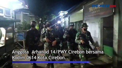 TNI AD Sisir Gang Sempit Cari Pelaku Tawuran dan Geng Motor di Cirebon