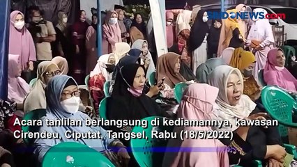 Kiki Farrel Berlinang Air Mata saat Tahlilan Hari Ke-7 Mendiang Dahlia Ramli