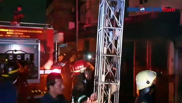 Korsleting Listrik, Sebuah Ruko Ludes Terbakar di Medan