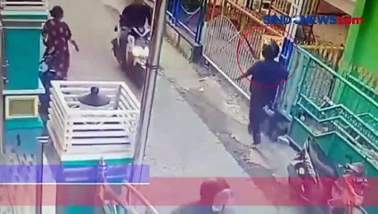 Pura-pura Tanya Alamat, Pelaku Jambret Kalung Emak-emak