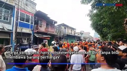 Dua Rumah di Permukiman Padat Penduduk di Jakarta Terbakar