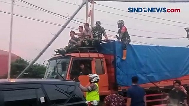 Banjir Rob Meluas, Ganjar Minta BPBD Jateng Siapkan Proses Evakuasi dan Posko
