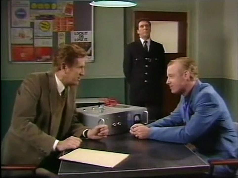 The Lie Detector Sketch. -  Russ Abbot ▪︎Les Dennis