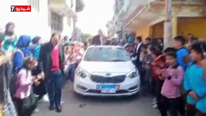 زفة بلدى لمدير مدرسة بعد بلوغه سن المعاش من أهالى كفر الشيخ