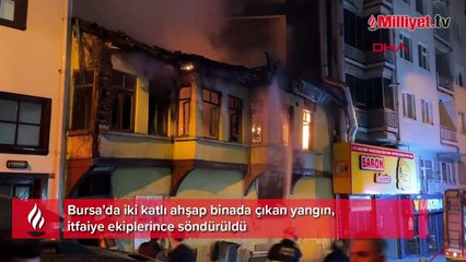 Bursa'da iki katlı ahşap bina yandı