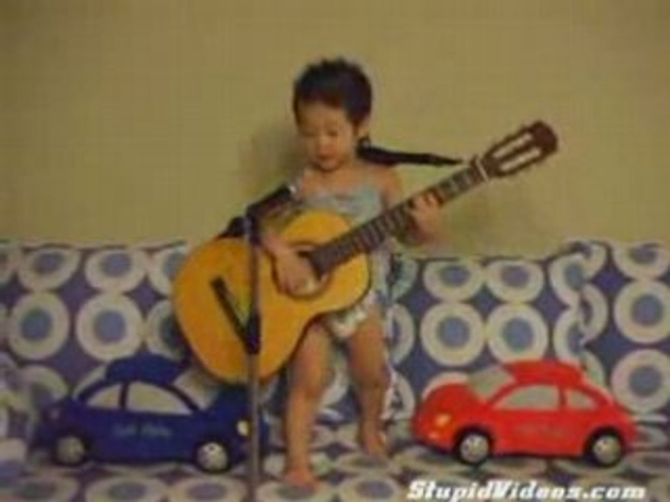 Youseries.net -- Humour bebe mignon video drole gag