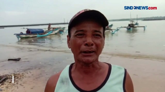 Detik-Detik Pusaran Angin Puting Beliung Muncul di Tengah Laut Lebak