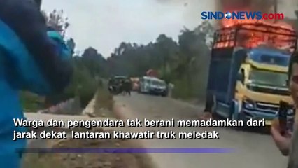 Truk Pengangkut Daun Pisang Terbakar di Jalinsum, 2 Tewas