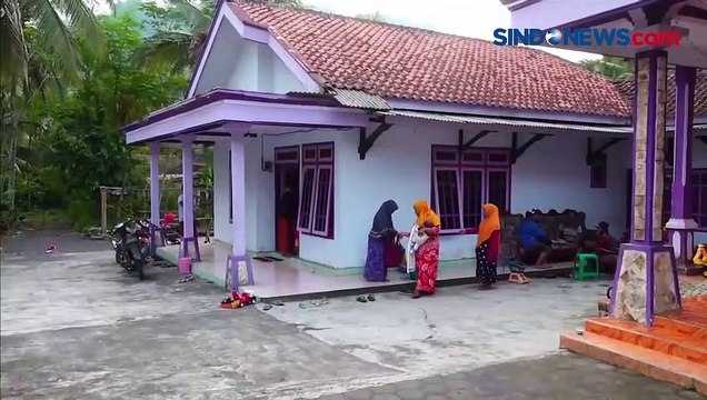 Selesai Melahirkan, Ibu Muda Terpaksa Ditandu Lewati Jalur Lahar Dingin di Lumajang