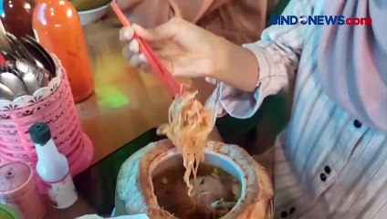Sensasi Makan Bakso dengan Batok Kelapa di Indramayu