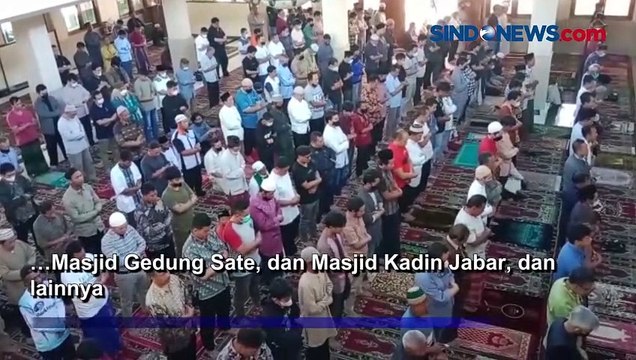 Usai Salat Jumat, Warga Bandung Lakukan Salat Gaib