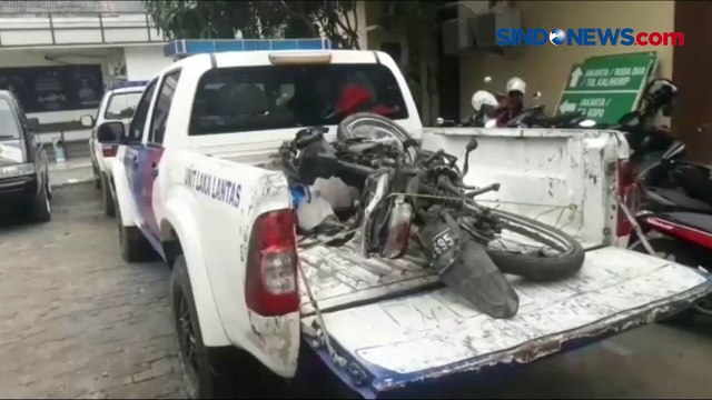 Diduga Melamun, Pengendara Motor di Karawang Tewas Tertabrak Kereta Api
