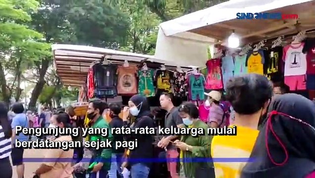 Warga Antusias Kunjungi Monas Setelah Dibuka Kembali