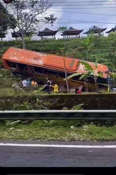 Kecelakaan Bus di Batiriti Tabanan Bali, Bus Terjun ke Jurang 1 Tewas