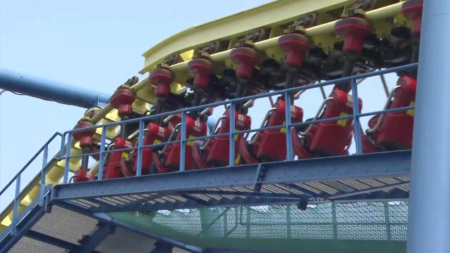 봄 날씨에 가벼워진 옷차림...주말 도심 공원 나들이객 북적 / YTN