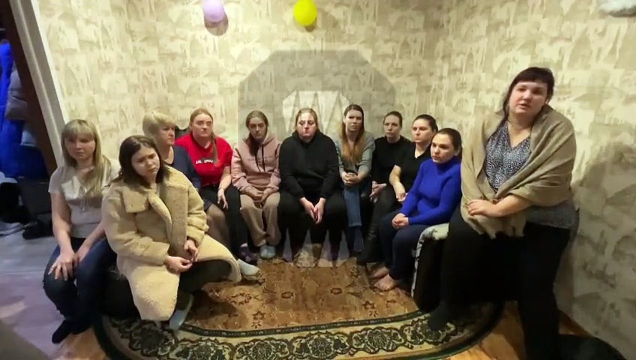 Эпопея с иркутскими “мобиками” продолжается. Их жены обратились к Путину с мольбой “спасти, кого можно”.