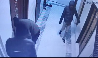 EYÜPSULTAN'DA GÜVENLİK KAMERASININ GÖRÜNTÜLENDİĞİ SUÇ MAKİNESİ YAKALANDI