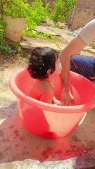 আজ মেয়ের স্নান করানো থেকে জামা কাপড় পরানো সবই ওর পাপা করল-Baby con-Babycon vlog