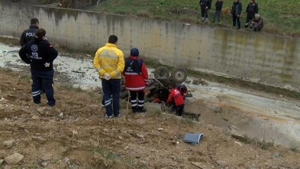 TUZLA'DA DEREYE UÇAN TRAKTÖRÜN SÜRÜCÜSÜ HAYATINI KAYBETTİ