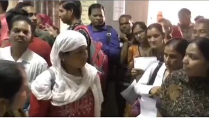 जबलपुर: लाडली बहना योजना को लेकर दस्तावेज बनाने लगी भीड़, सक्रिय हुए दलाल..