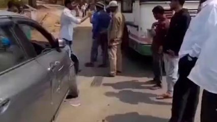 ములుగు: కారును ఢీ కొట్టిన ఆర్టీసీ బస్సు