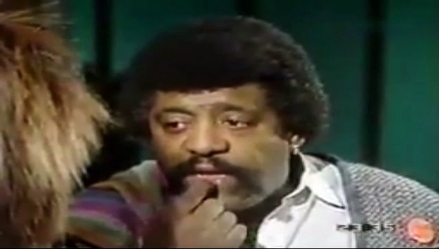 Ruben Rada visitando a Rita Turdero (Moria Casán) - Monumental Moria - Canal 9 de Argentina (1986)