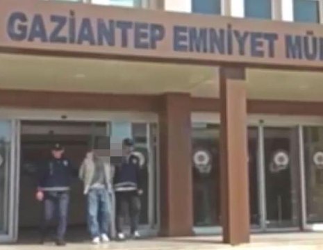 SOYGUN İÇİN GİRDİĞİ KUYUMCU DÜKKANINDA İŞ YERİ SAHİBİNİ VURAN ŞÜPHELİ TUTUKLANDI