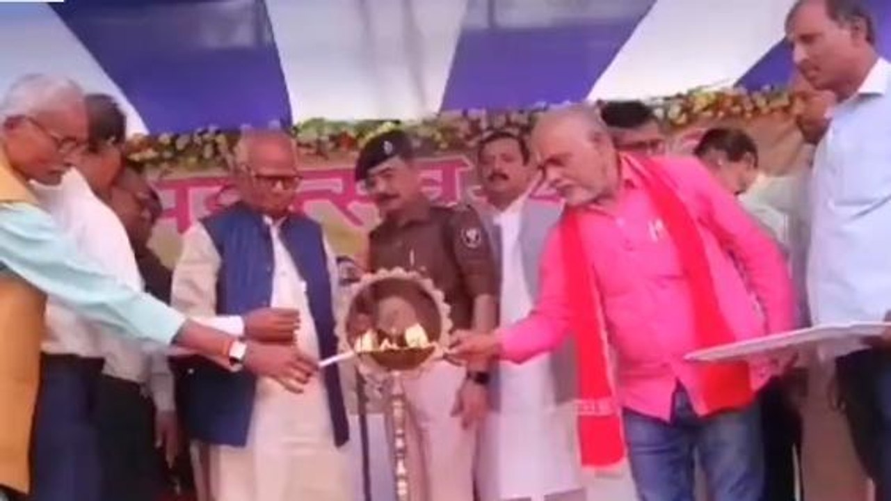 अररिया: रेणु महोत्सव कार्यक्रम का डीएम और एसपी ने किया उद्घाटन