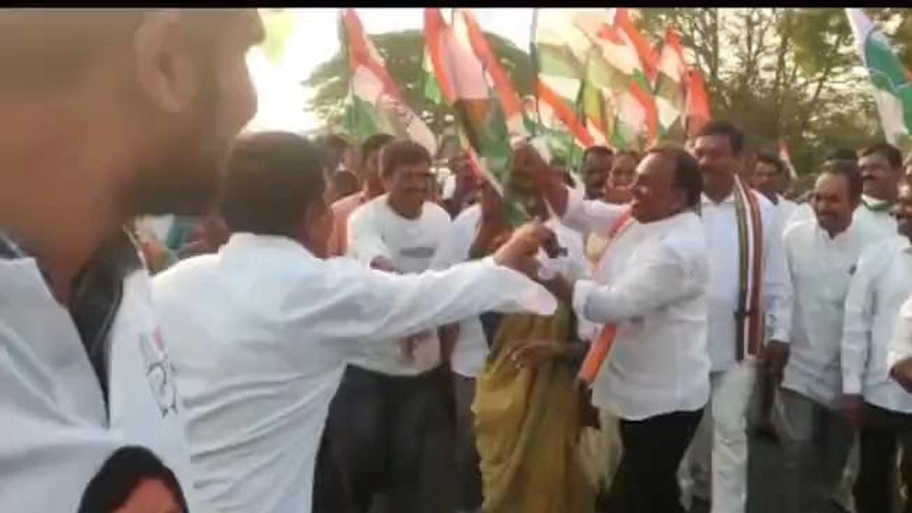 నిర్మల్: మొదలైన పాదయాత్ర.. భారీగా హాజరైన కాంగ్రెస్ శ్రేణులు