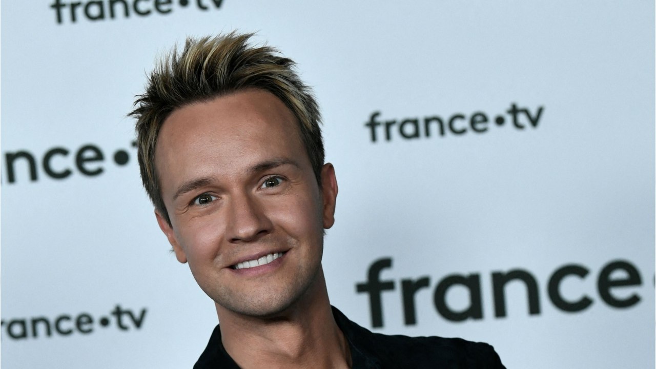 VOICI : Cyril Féraud qualifié de “chouchou des mamies” : l’animateur répond à la critique