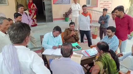 वैशाली: भूमि विवाद की जनता दरबार में आठ मामलों पर हुई सुनवाई, फरियादियों में हर्ष