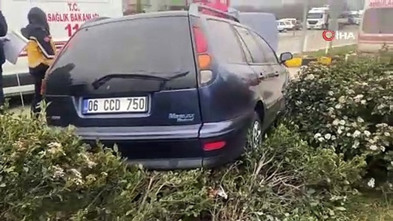 Tır sürücüsü depremzedeleri taşıyan araca çarptı: 7 yaralı