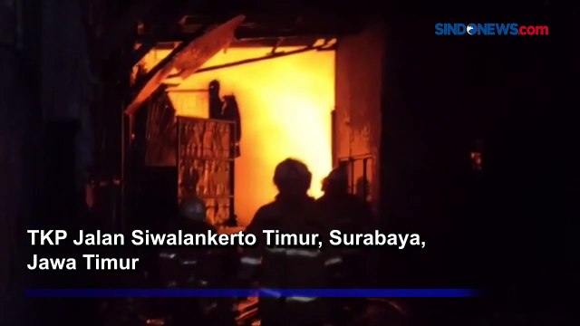 Gudang Barang Bekas Terbakar Hebat di Surabaya, 19 Unit Damkar Dikerahkan