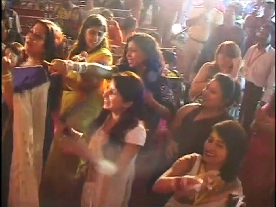 Singer Alka Yagnik & Udit Narayan Live Singing Romantic Love Song || Lal Dupatta || Sameer Anjaan Sajid-Wajid Bollywood Classics T-Series Akshay Kumar Salman Khan Priyanka Chopra